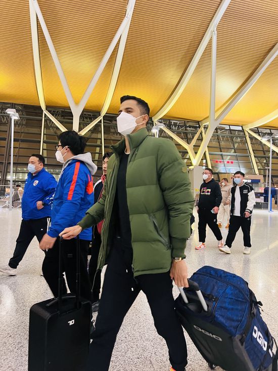 为了还原这种最真实残酷的环境以及志愿军战士在这种环境里的真实状态，导演与演员在零下二十几度的严寒天气中不分昼夜地拍摄，不仅脸和手脚都被冻到僵硬，甚至一度冻到差点在雪地上睡着